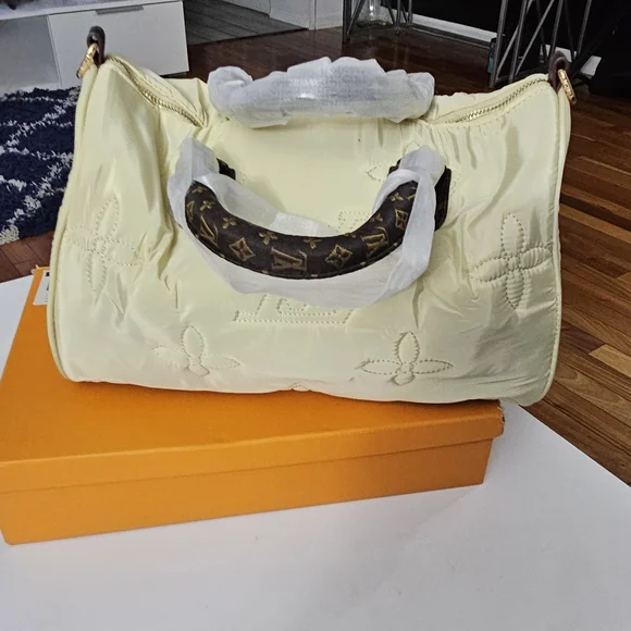 Inspired Nylon Bag - Picture 3 of 9